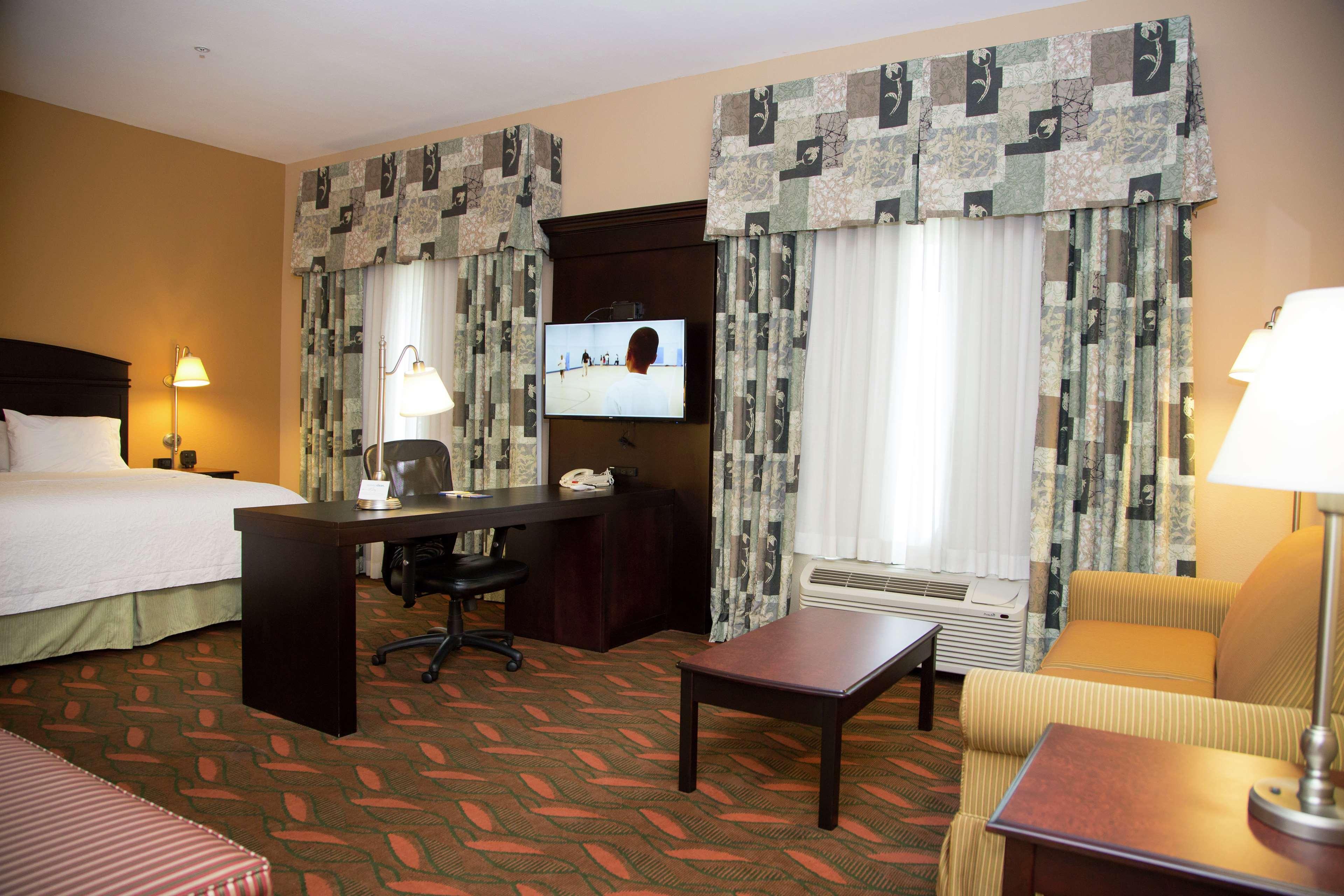 Hampton Inn & Suites Houston Rosenberg Exterior photo