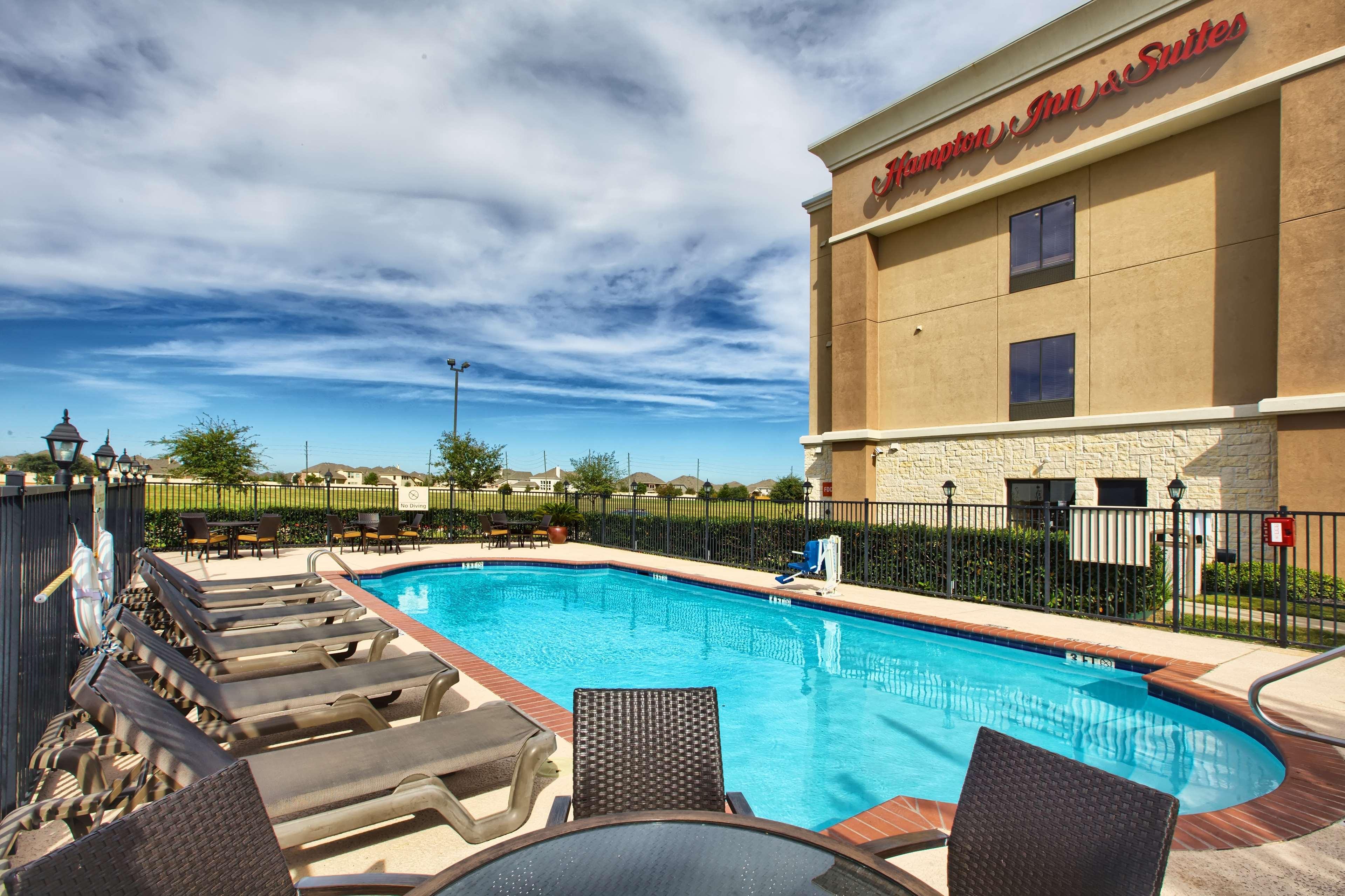 Hampton Inn & Suites Houston Rosenberg Exterior photo